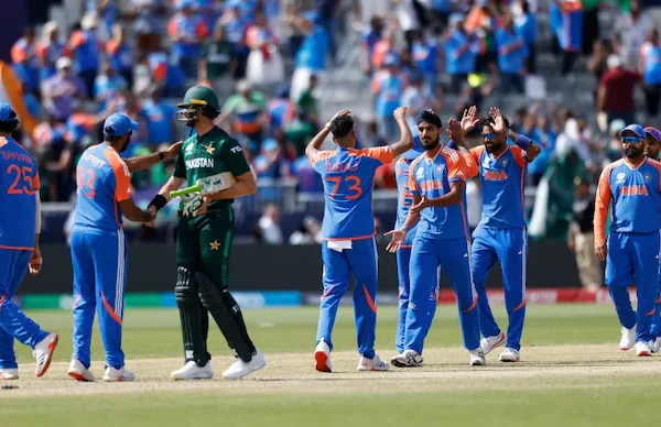 India Holds On for Thrilling 6-Run Win Over Pakistan